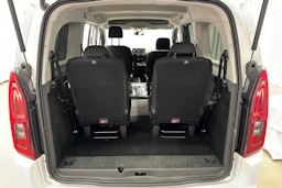 valkoinen Toyota Proace CITY Verso 2022 kuva 25.