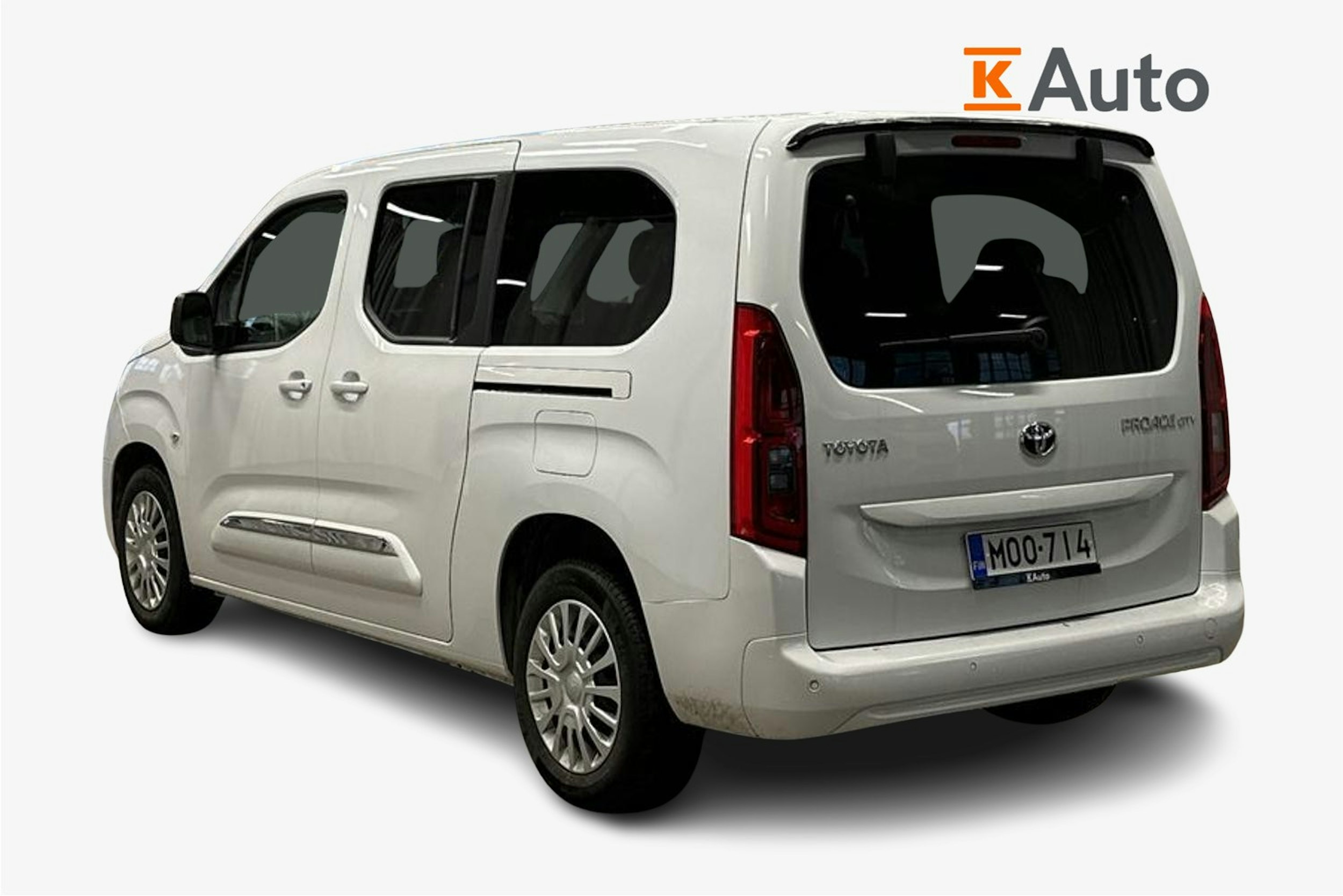 valkoinen Toyota Proace CITY Verso 2022 kuva 2.