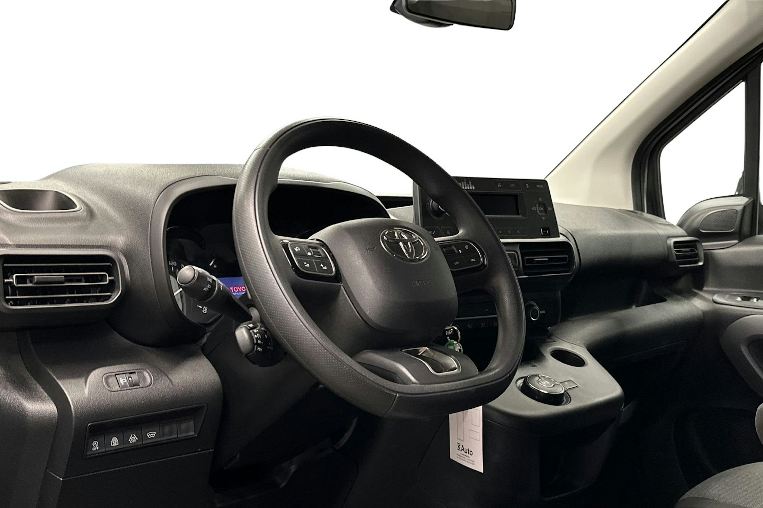 valkoinen Toyota Proace CITY Verso 2022 kuva 3.