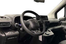 valkoinen Toyota Proace CITY Verso 2022 kuva 3.