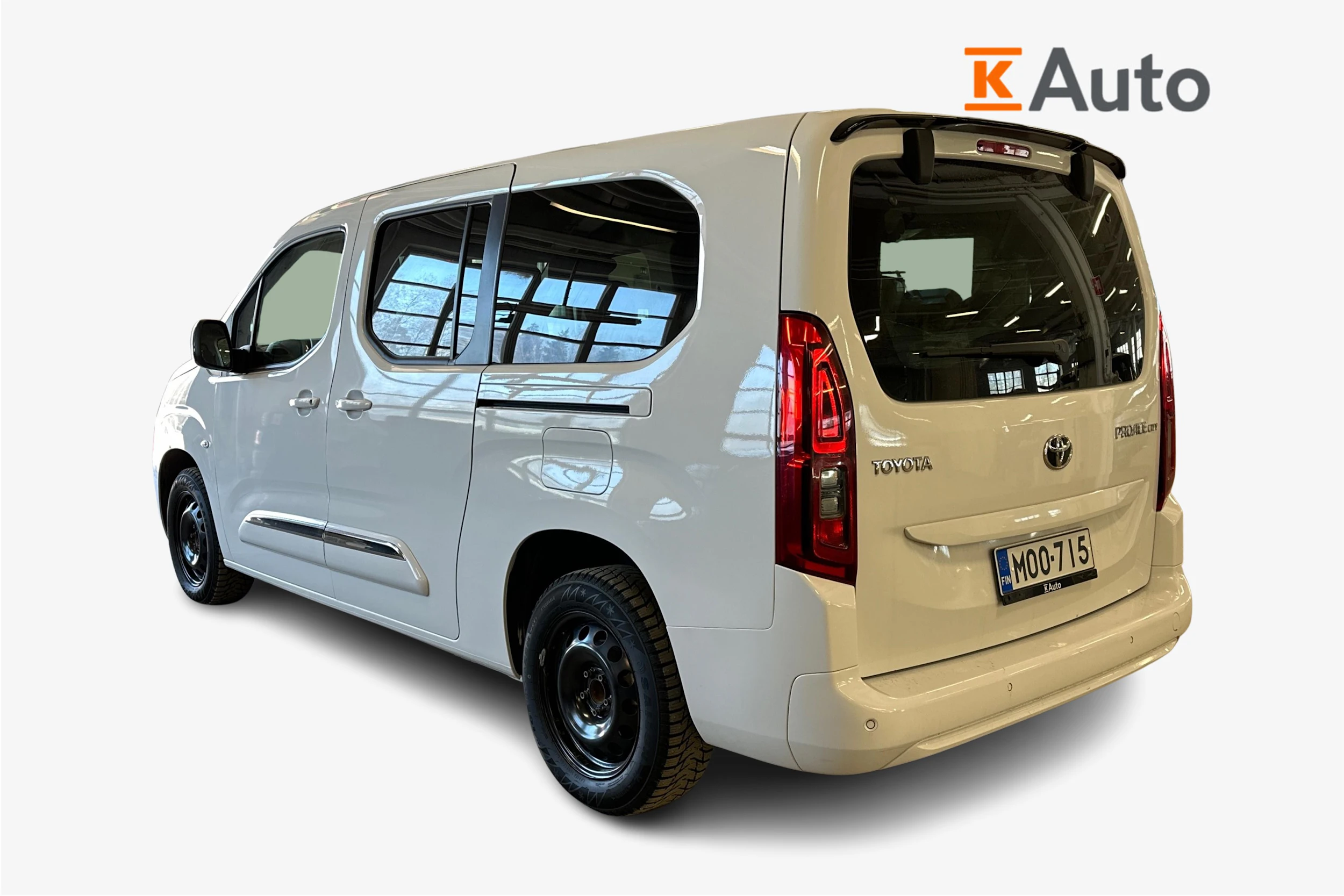 valkoinen Toyota Proace CITY Verso 2022 kuva 2.