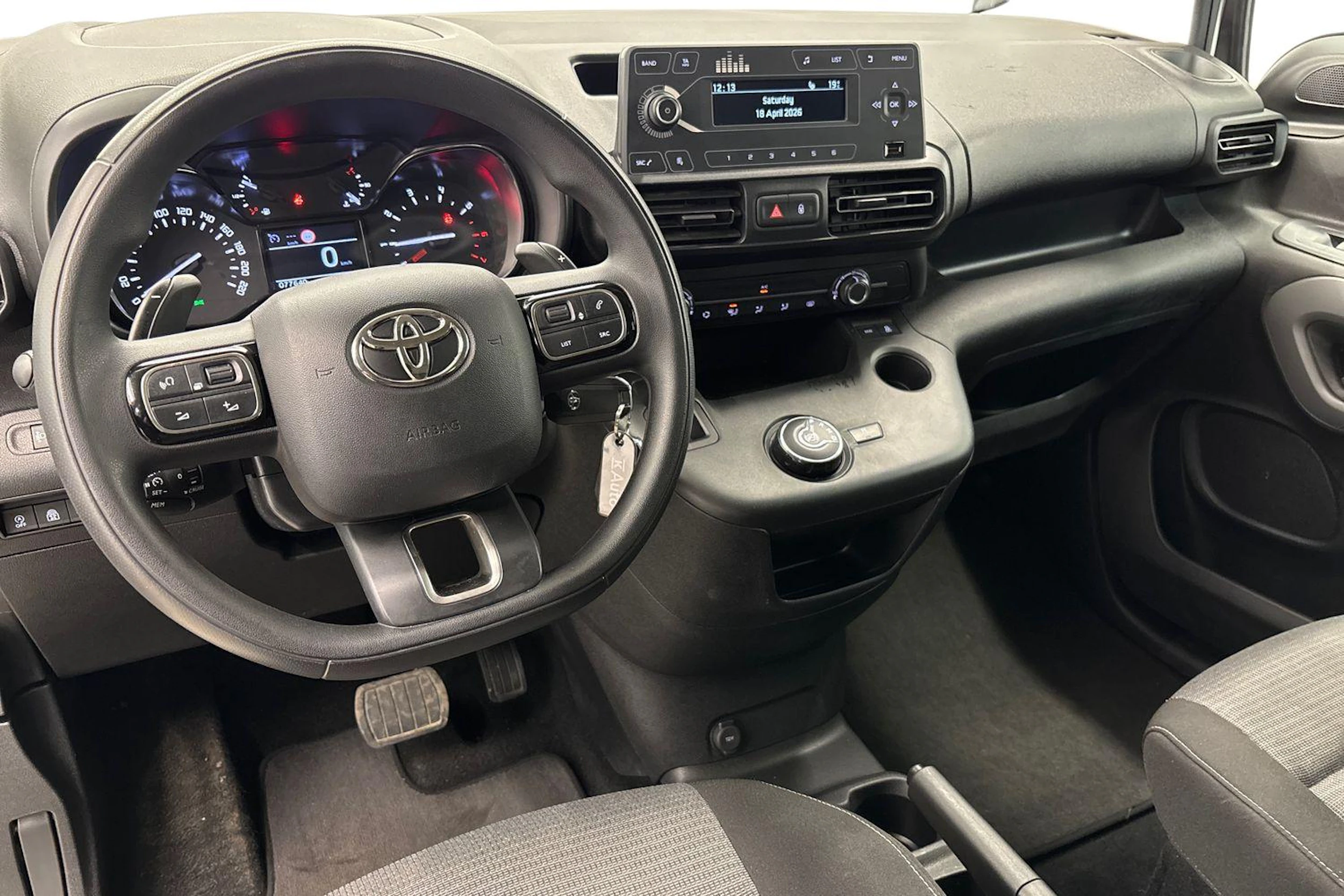 valkoinen Toyota Proace CITY Verso 2022 kuva 9.