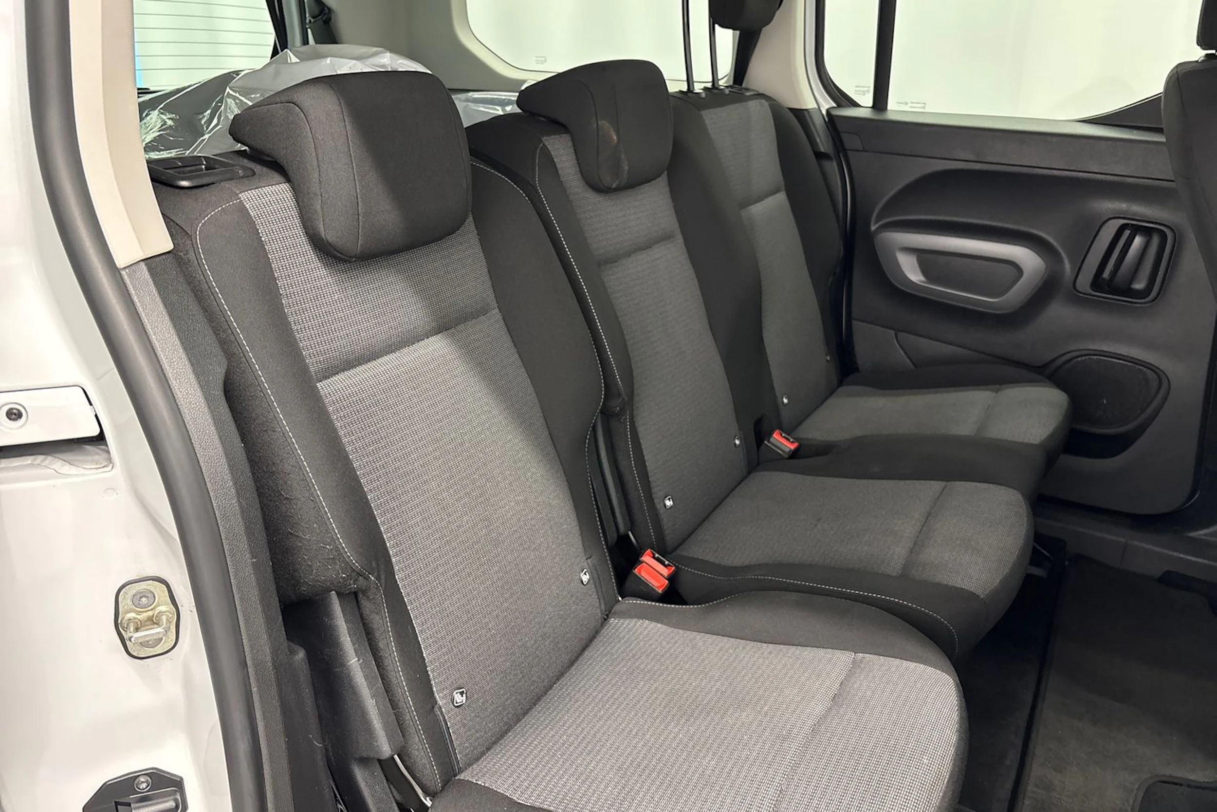 valkoinen Toyota Proace CITY Verso 2022 kuva 22.
