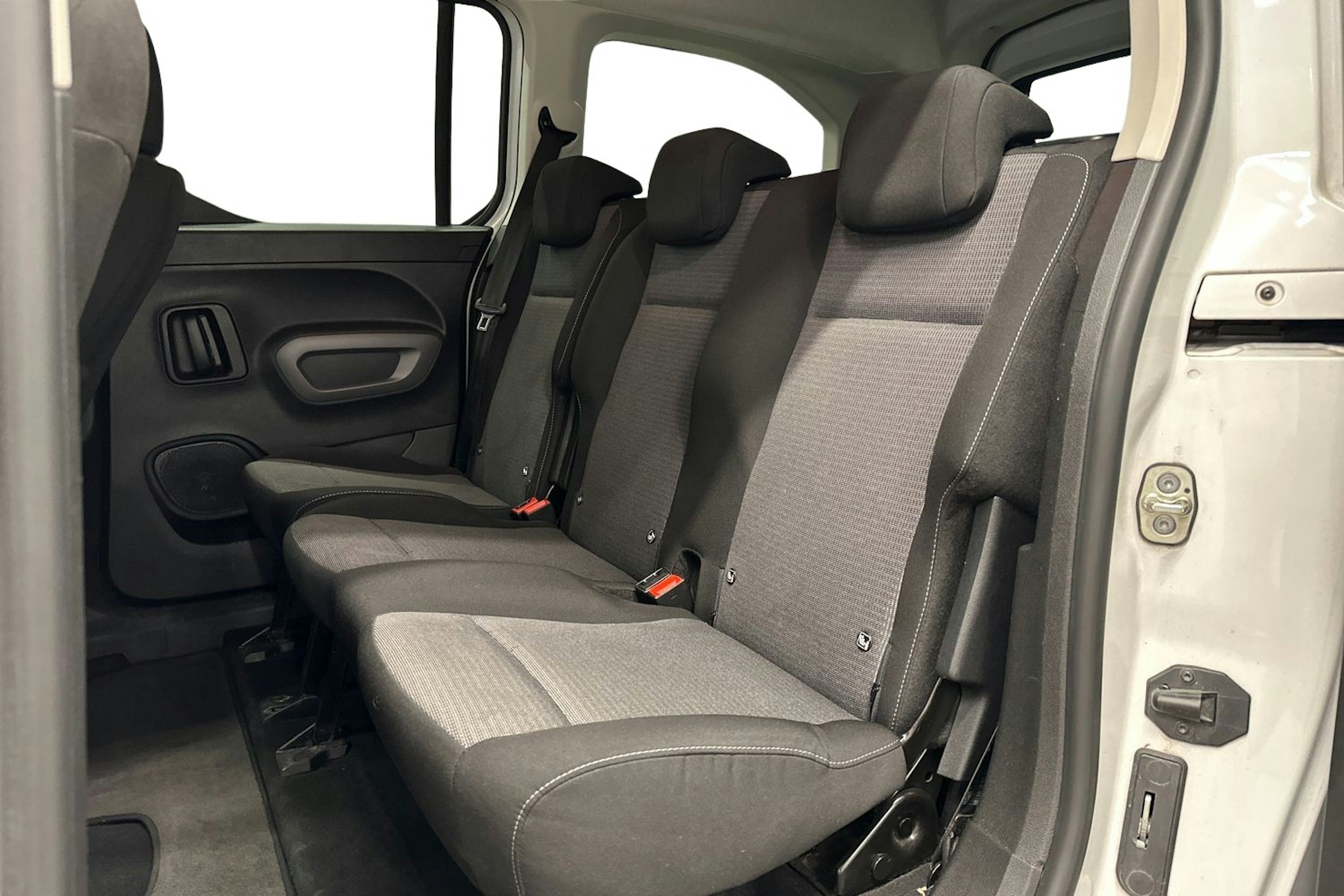 valkoinen Toyota Proace CITY Verso 2022 kuva 10.