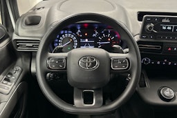 valkoinen Toyota Proace CITY Verso 2022 kuva 15.