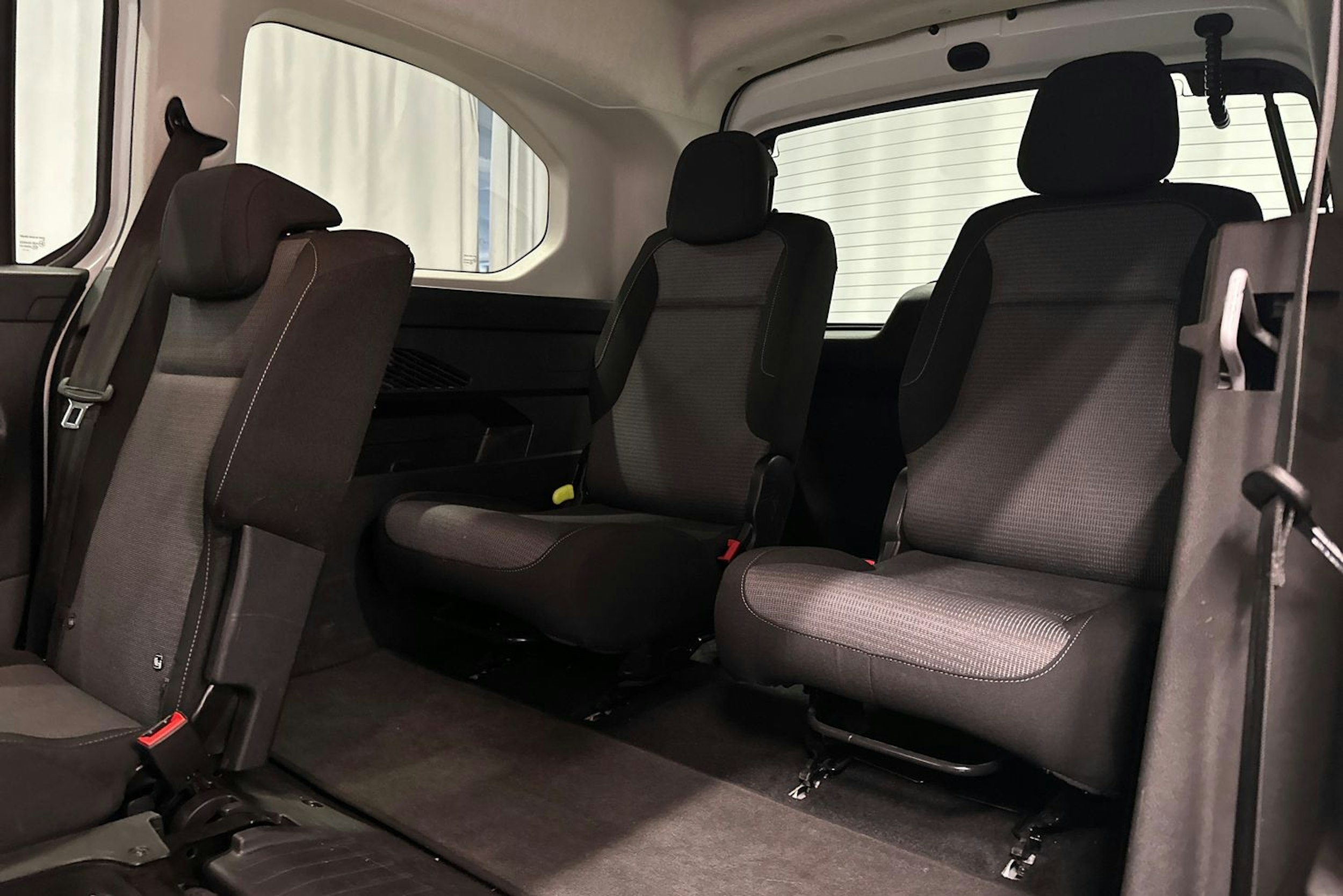 valkoinen Toyota Proace CITY Verso 2022 kuva 16.