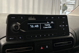 valkoinen Toyota Proace CITY Verso 2022 kuva 23.
