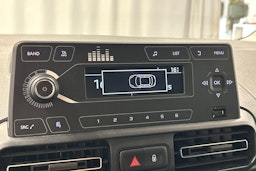 valkoinen Toyota Proace CITY Verso 2022 kuva 25.