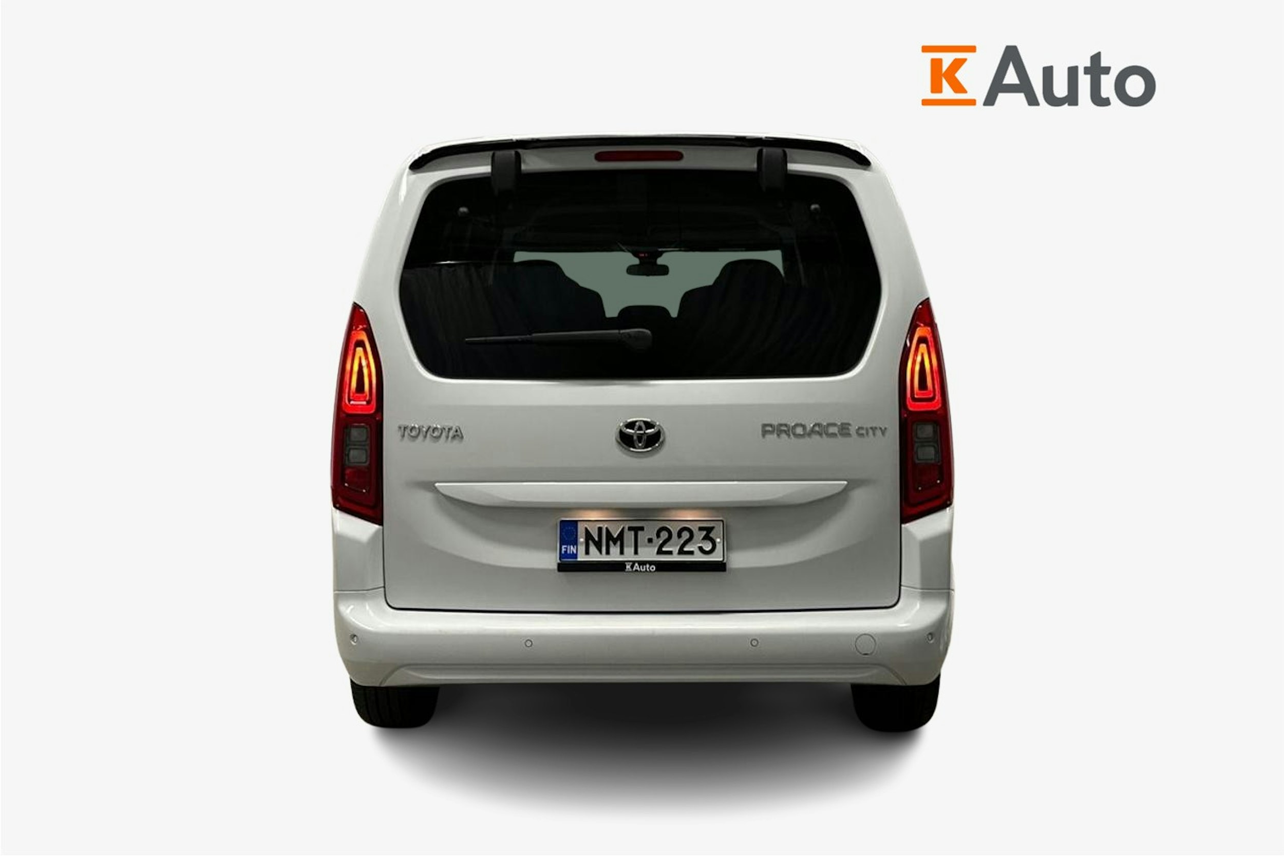 valkoinen Toyota Proace CITY Verso 2022 kuva 3.