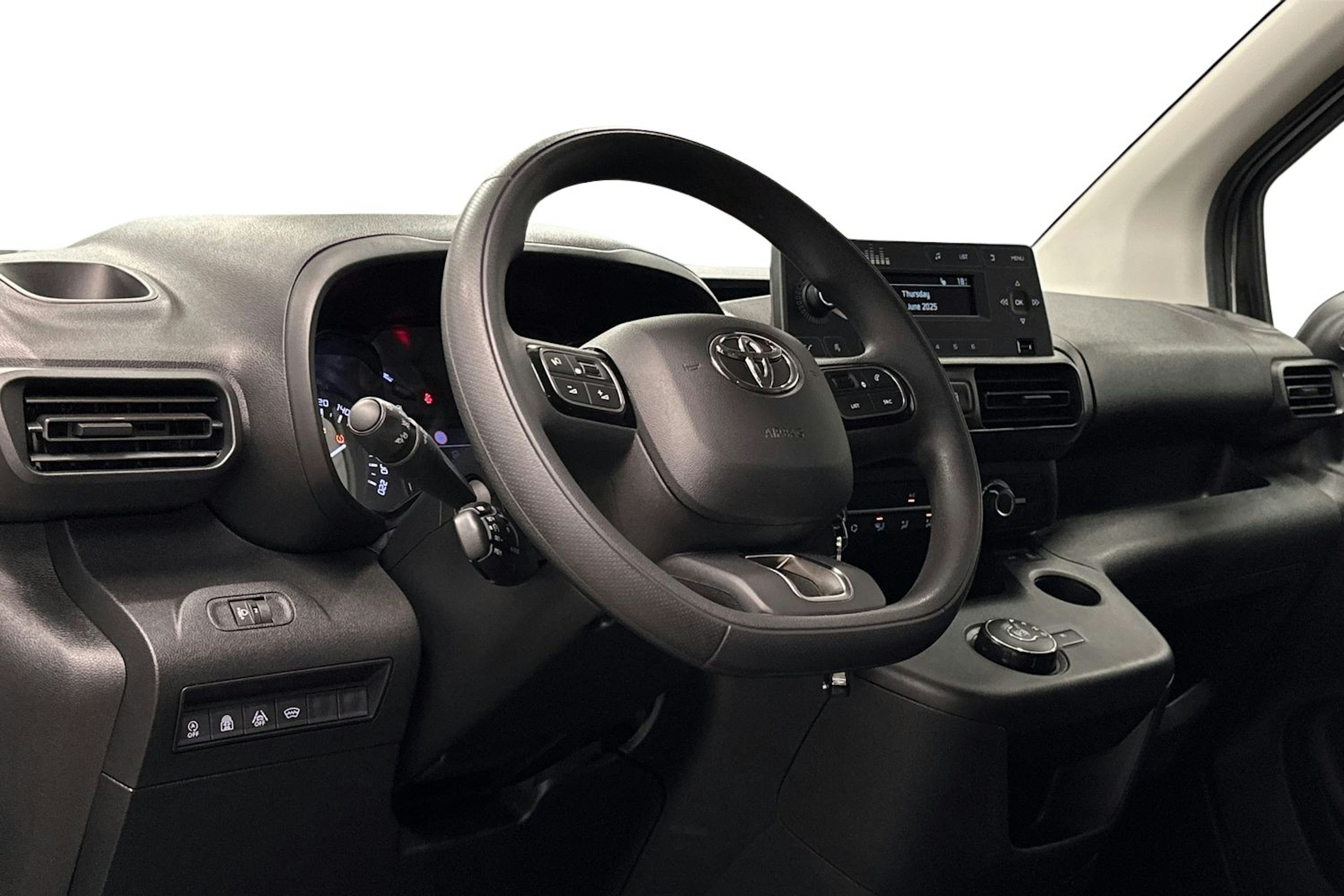 valkoinen Toyota Proace CITY Verso 2022 kuva 6.