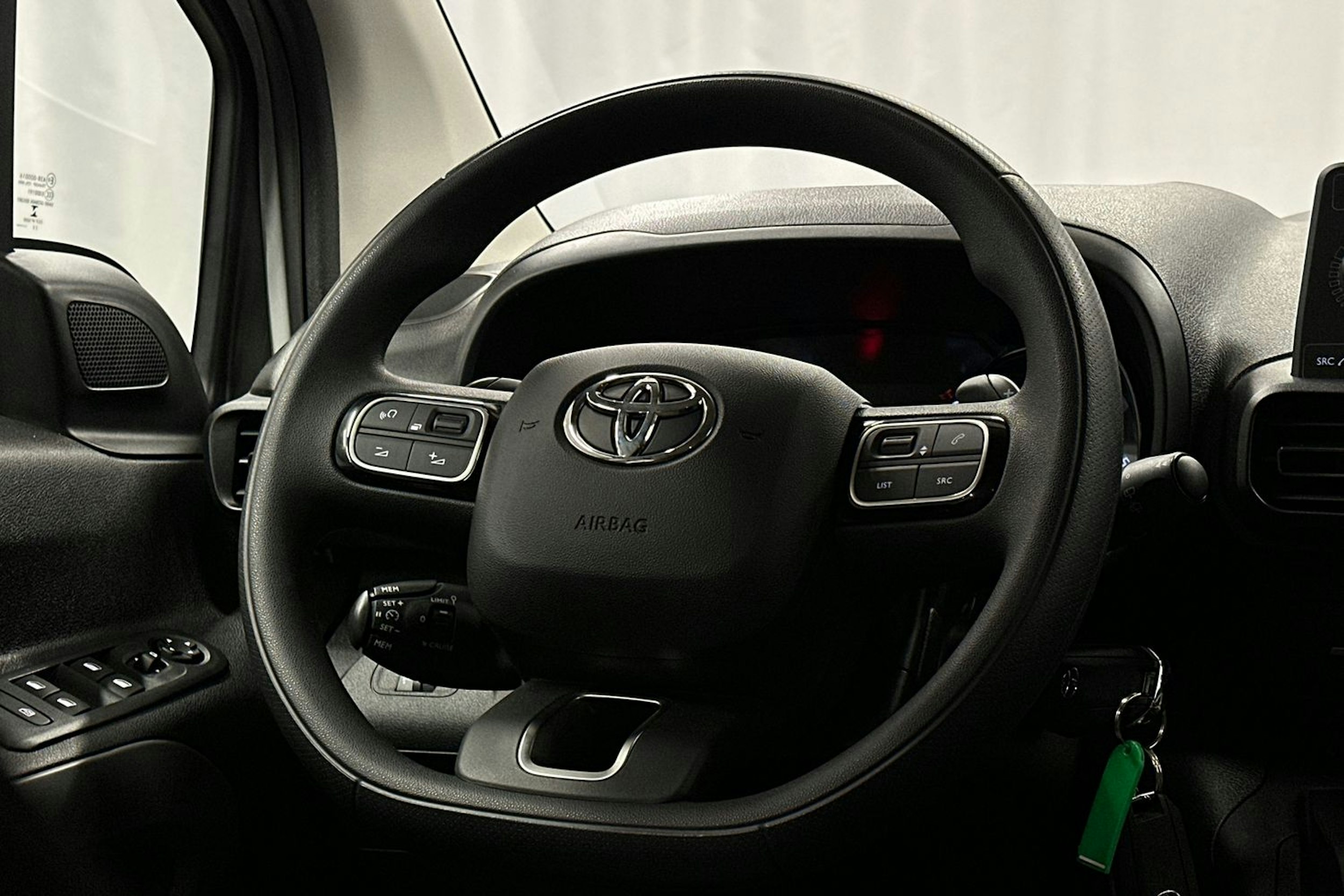 valkoinen Toyota Proace CITY Verso 2022 kuva 10.