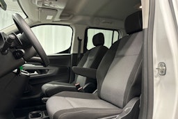 valkoinen Toyota Proace CITY Verso 2022 kuva 13.