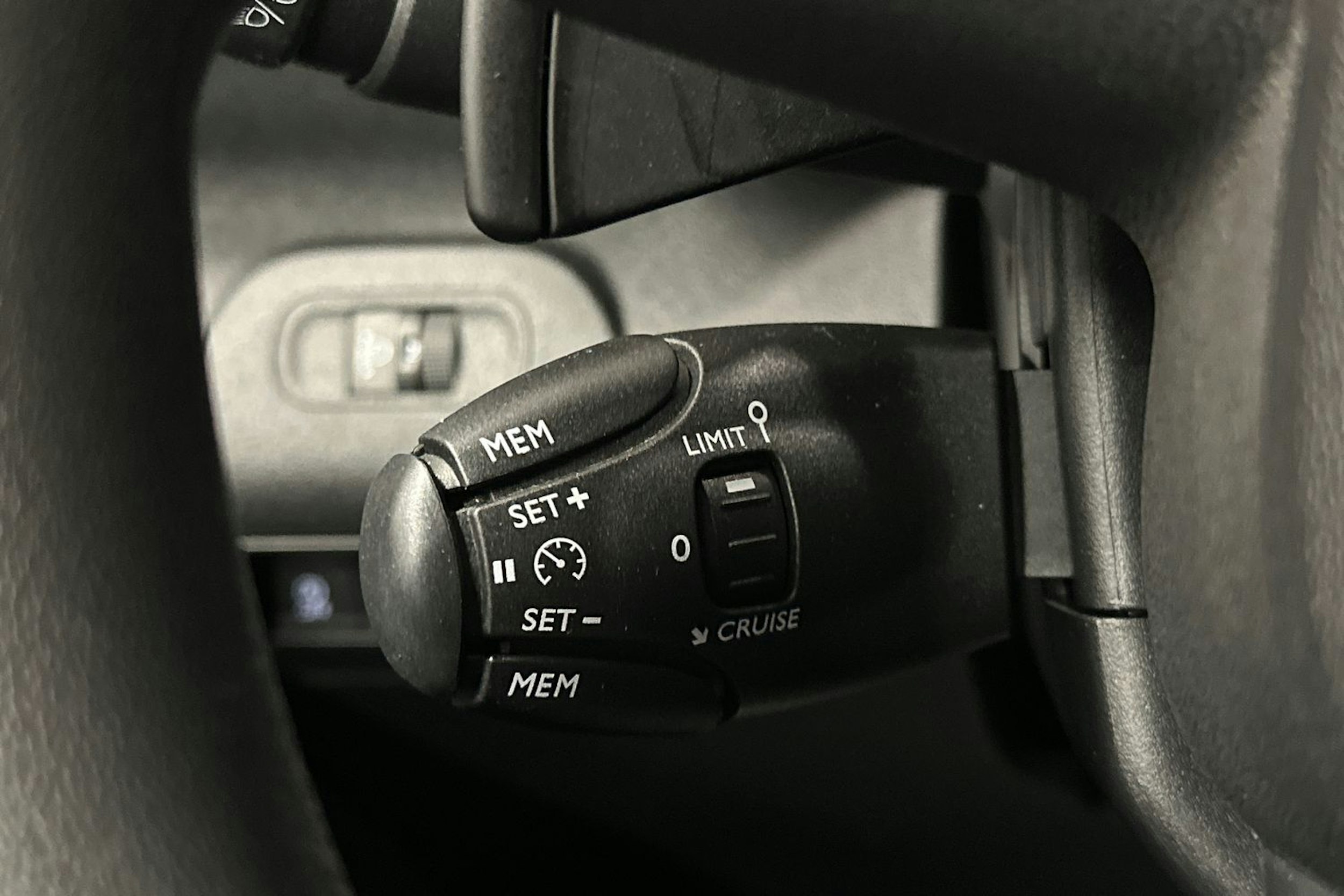 valkoinen Toyota Proace CITY Verso 2022 kuva 15.