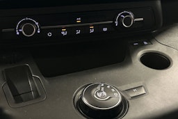 valkoinen Toyota Proace CITY Verso 2022 kuva 18.