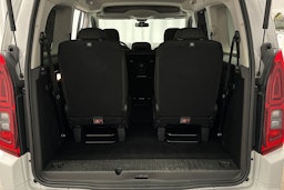 valkoinen Toyota Proace CITY Verso 2022 kuva 21.