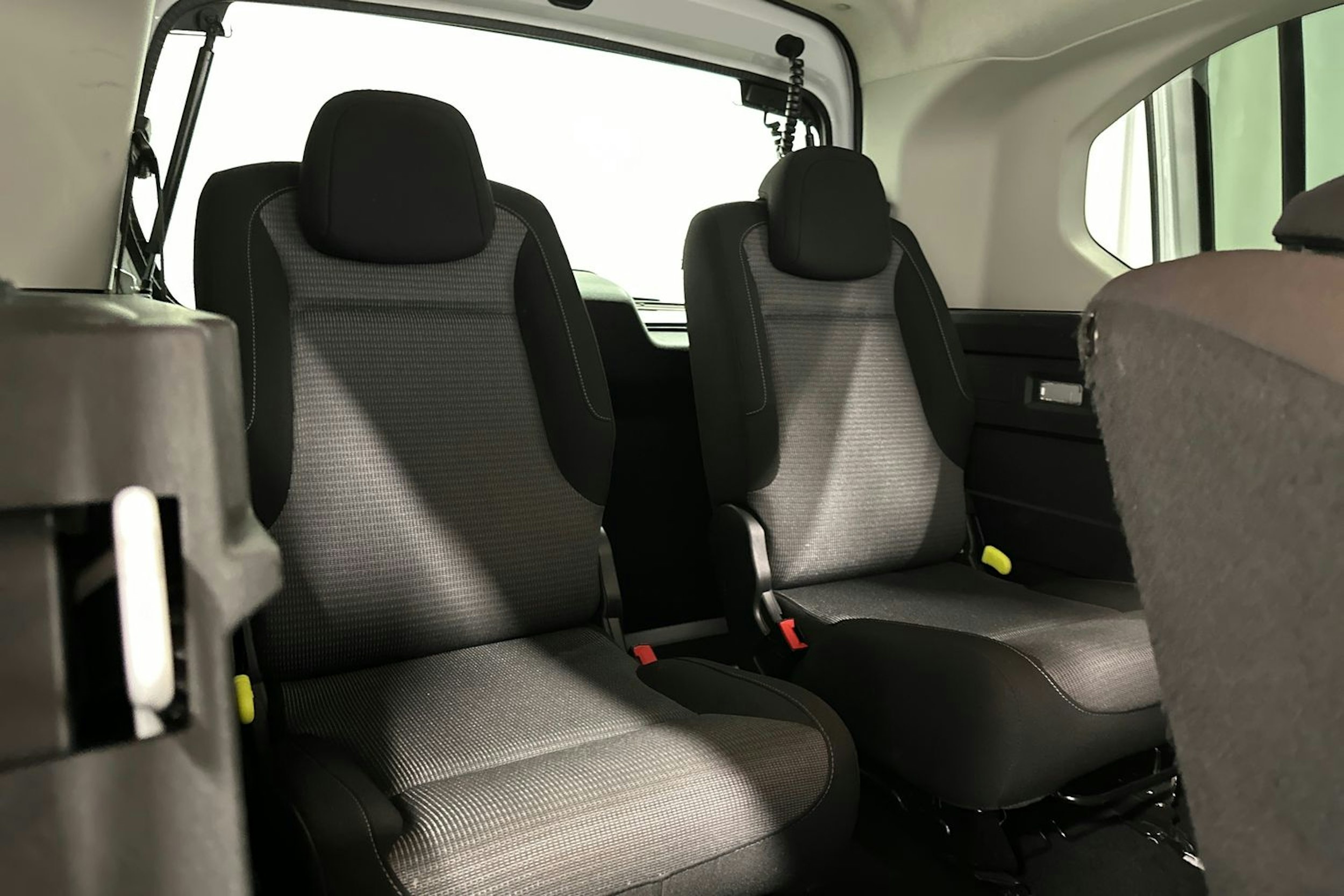 valkoinen Toyota Proace CITY Verso 2022 kuva 22.
