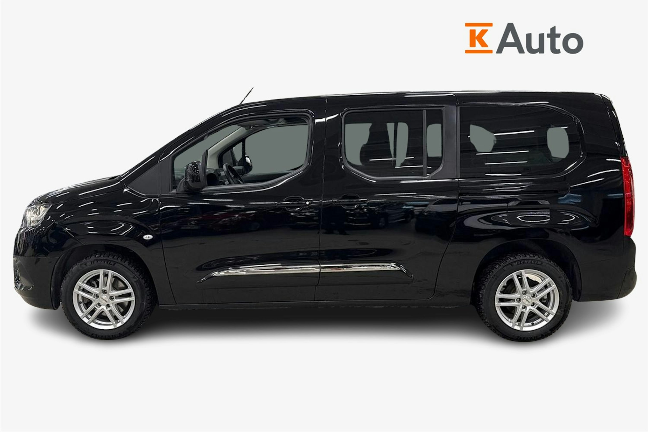 Musta Toyota Proace City Verso 2023 kuva 7.