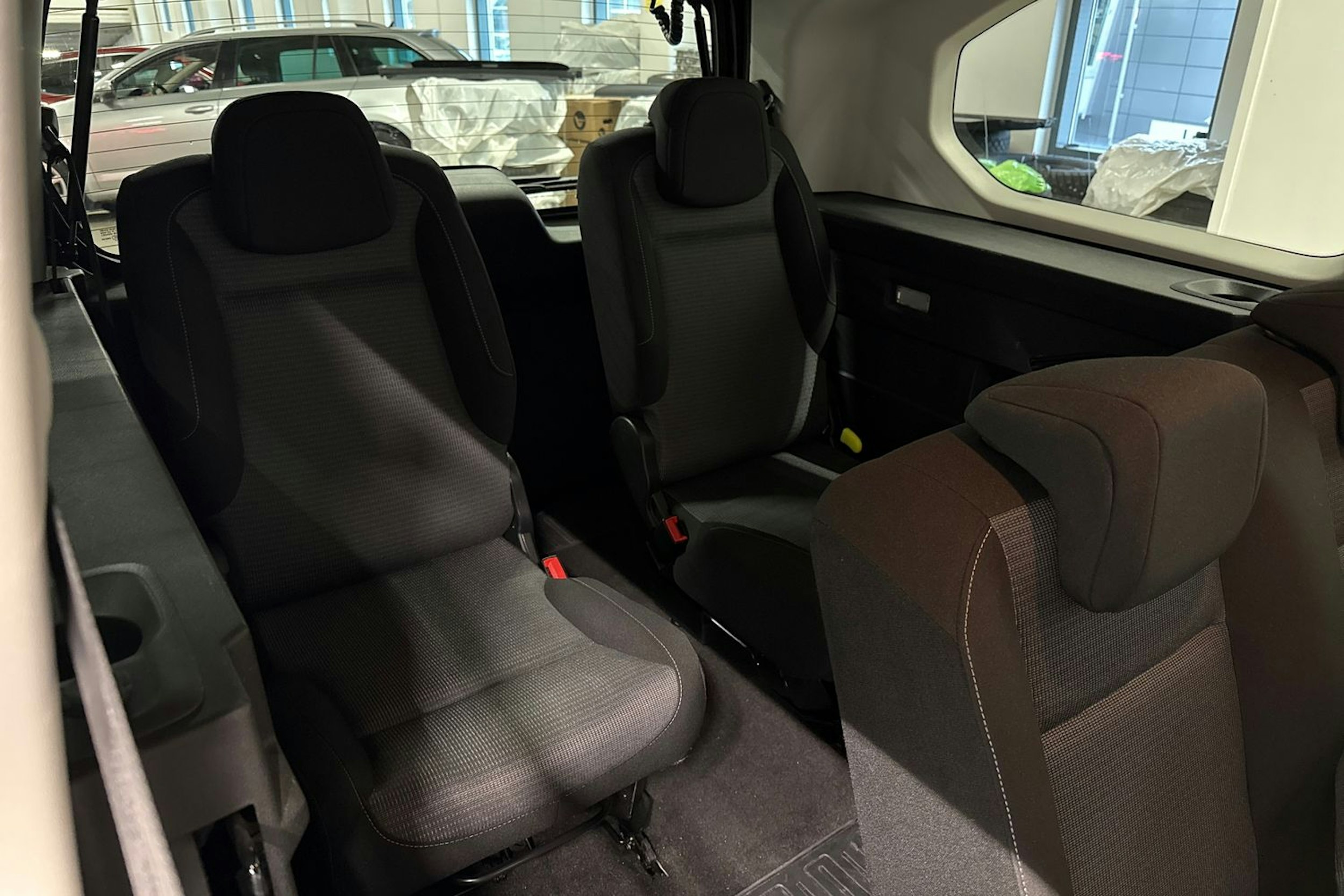 Musta Toyota Proace City Verso 2023 kuva 16.