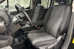 Musta Toyota Proace City Verso 2023 kuva 24.