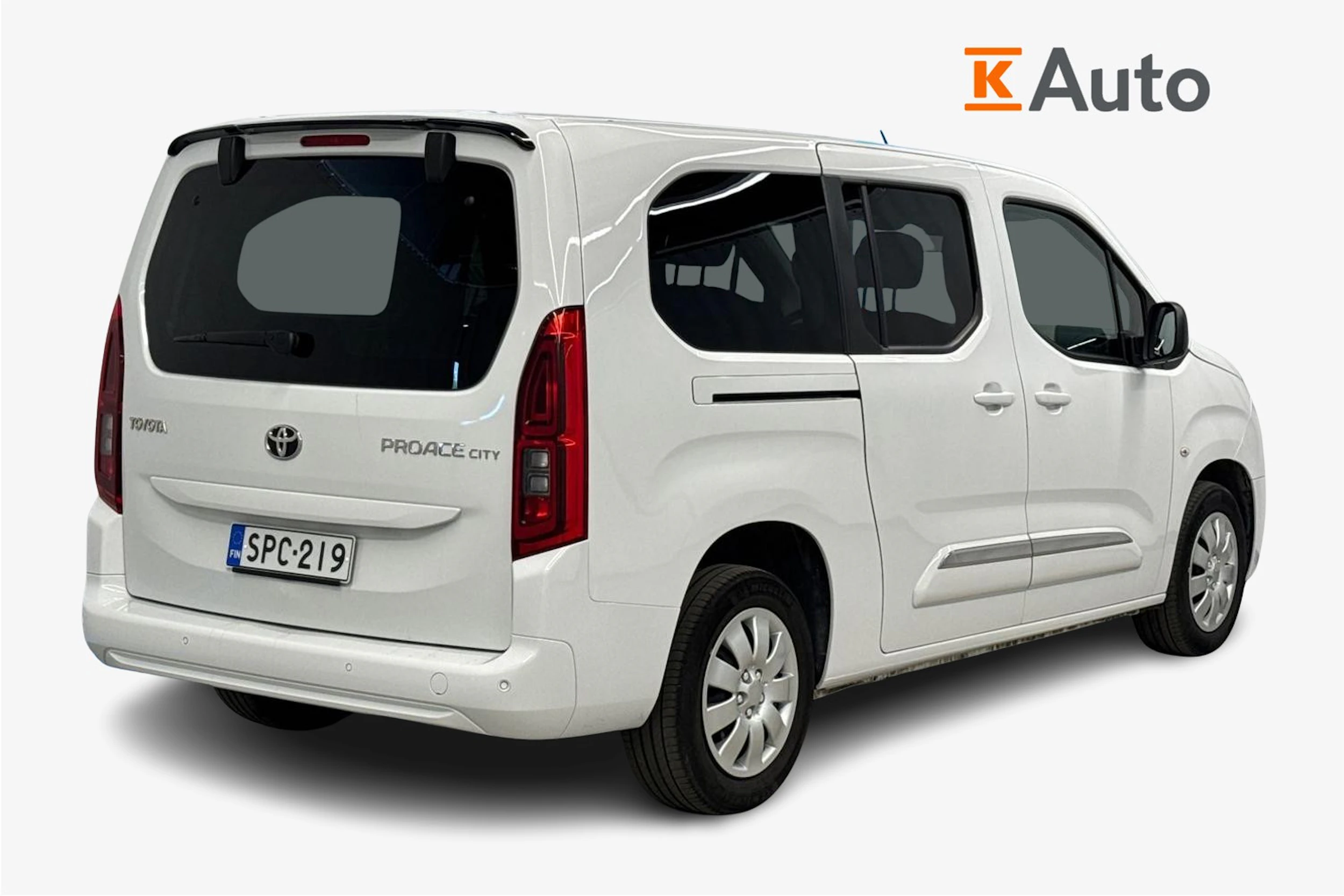 valkoinen Toyota Proace CITY Verso 2023 kuva 2.