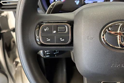 valkoinen Toyota Proace CITY Verso 2023 kuva 10.