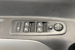 valkoinen Toyota Proace CITY Verso 2023 kuva 14.