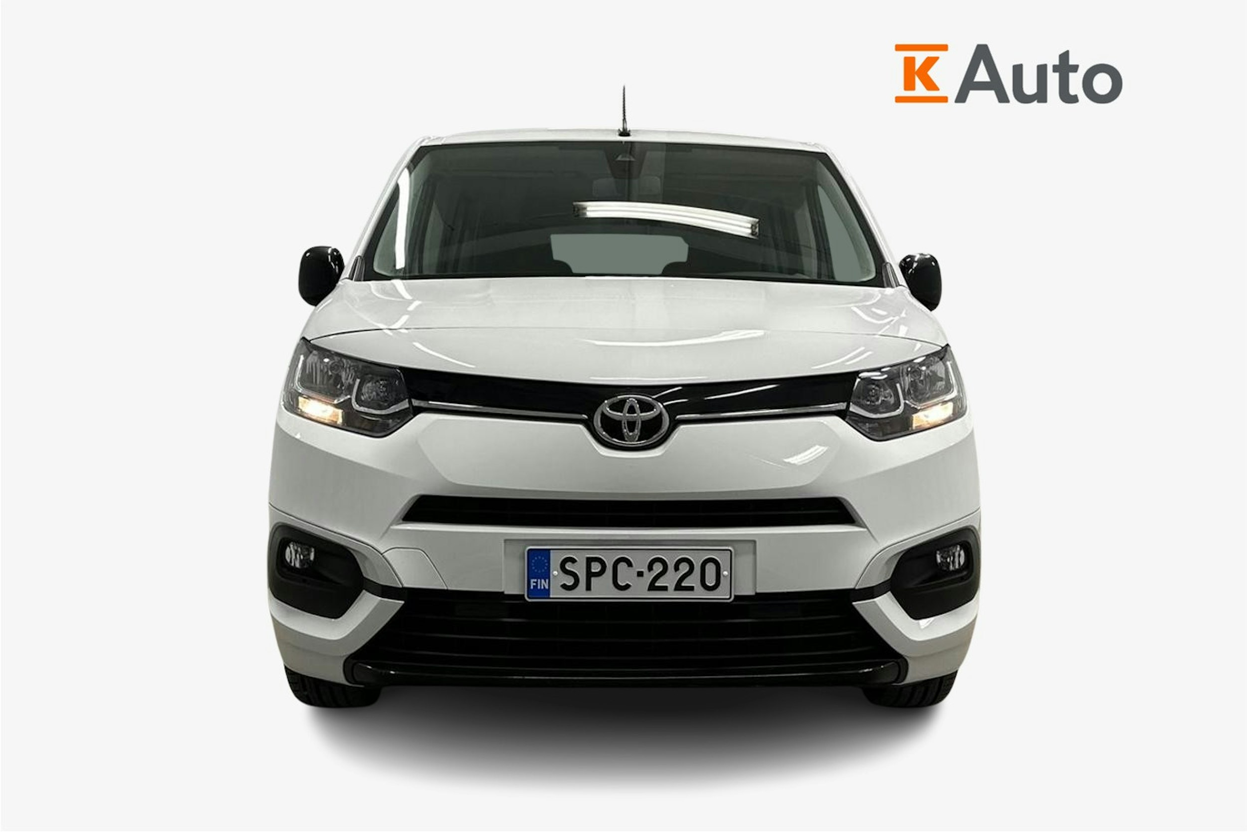 valkoinen Toyota Proace CITY Verso 2023 kuva 5.