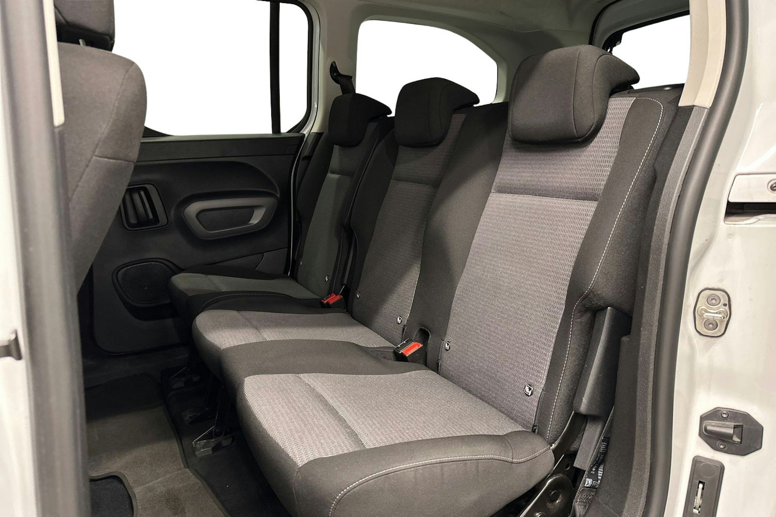 valkoinen Toyota Proace CITY Verso 2023 kuva 10.