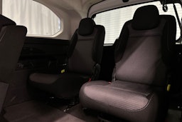 valkoinen Toyota Proace CITY Verso 2023 kuva 15.