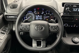 valkoinen Toyota Proace CITY Verso 2023 kuva 17.