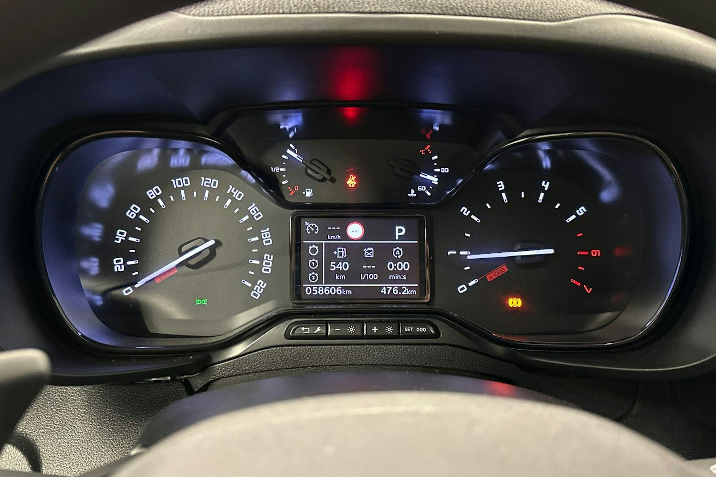 valkoinen Toyota Proace CITY Verso 2023 kuva 20.