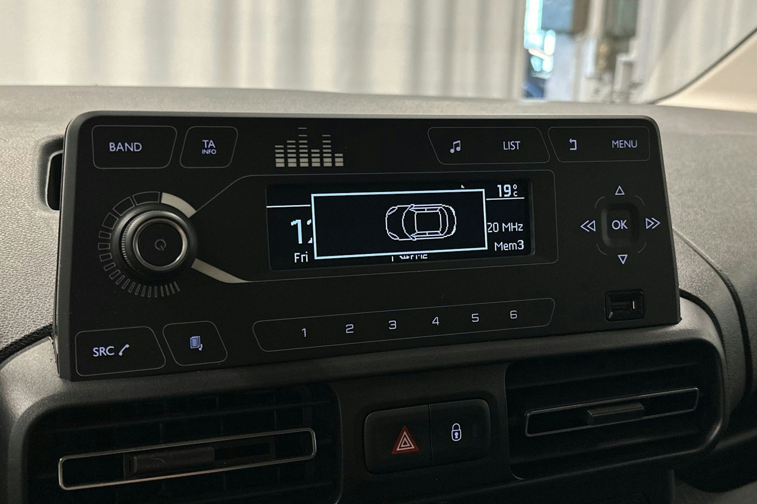 valkoinen Toyota Proace CITY Verso 2023 kuva 23.