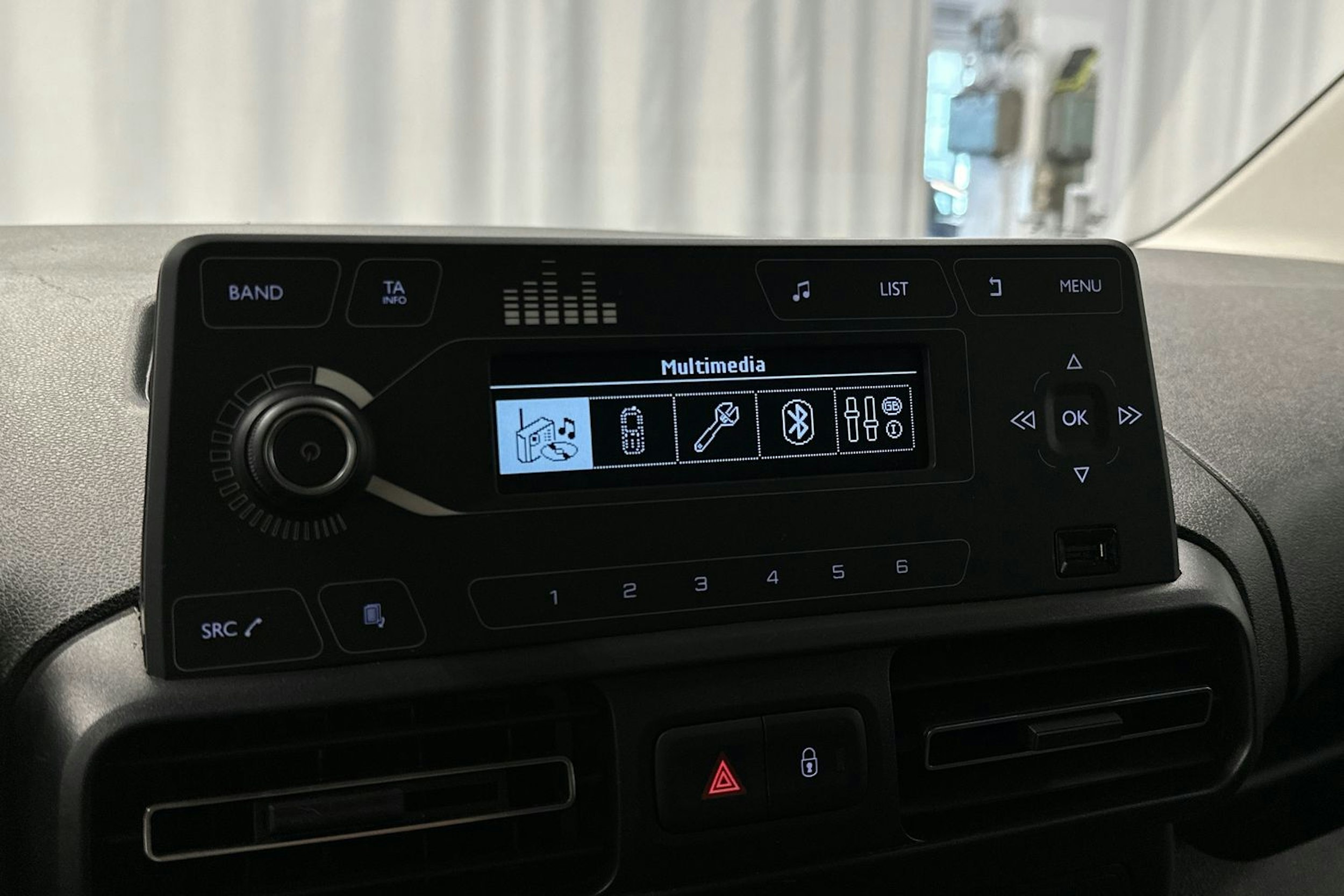 valkoinen Toyota Proace CITY Verso 2023 kuva 24.