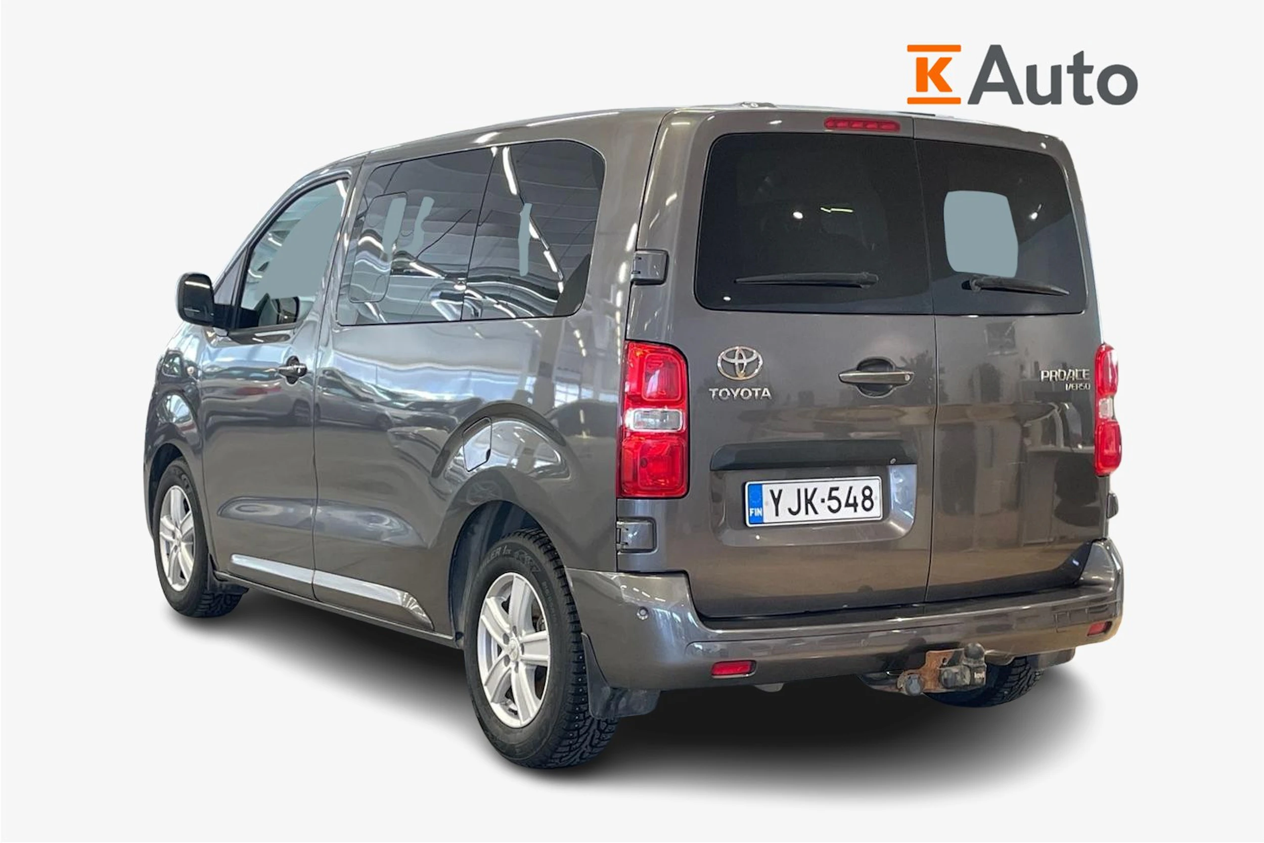 Harmaa Toyota Proace Verso 2016 kuva 2.