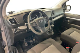 Harmaa Toyota Proace Verso 2016 kuva 6.