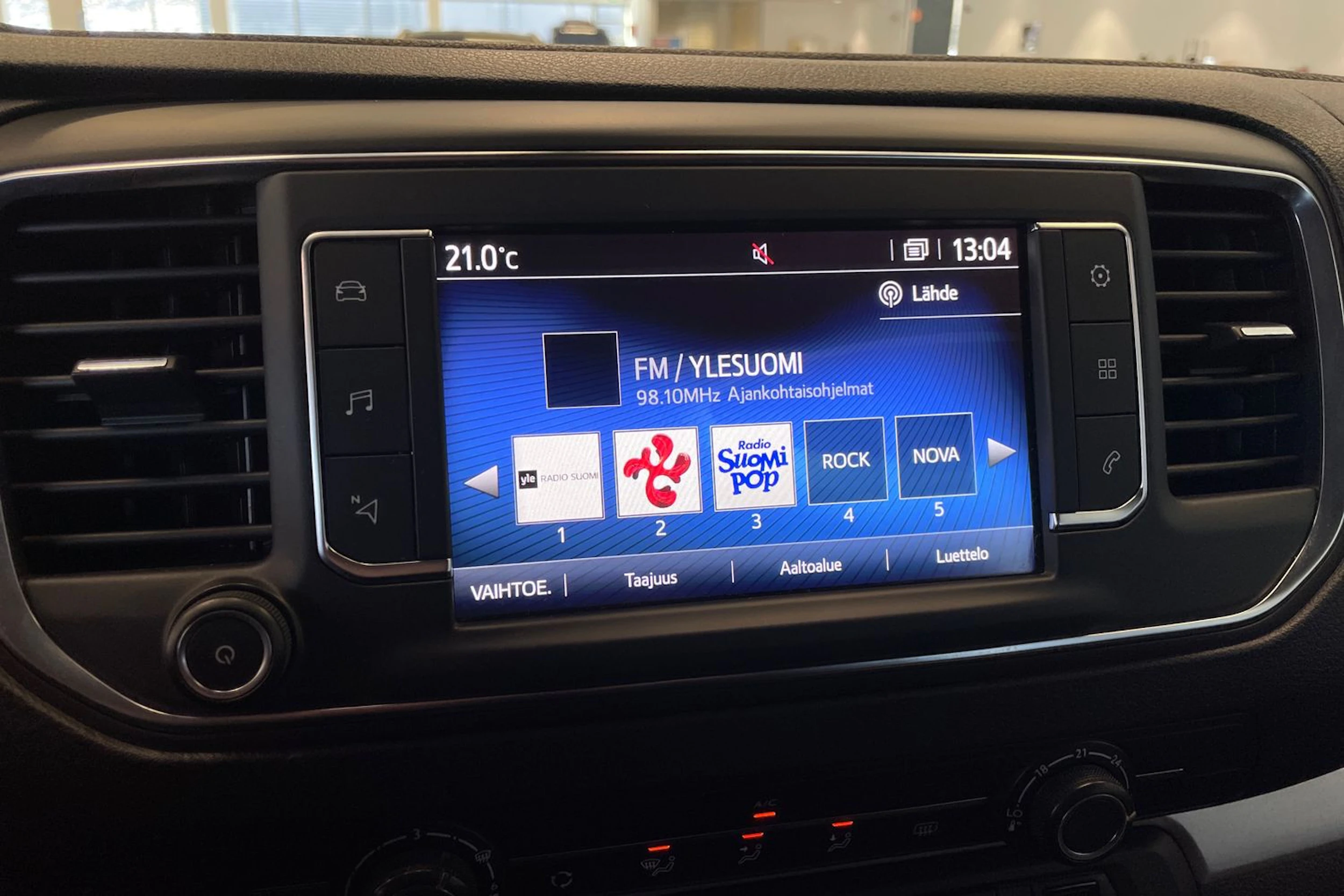 Harmaa Toyota Proace Verso 2016 kuva 11.