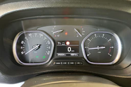 Harmaa Toyota Proace Verso 2016 kuva 15.