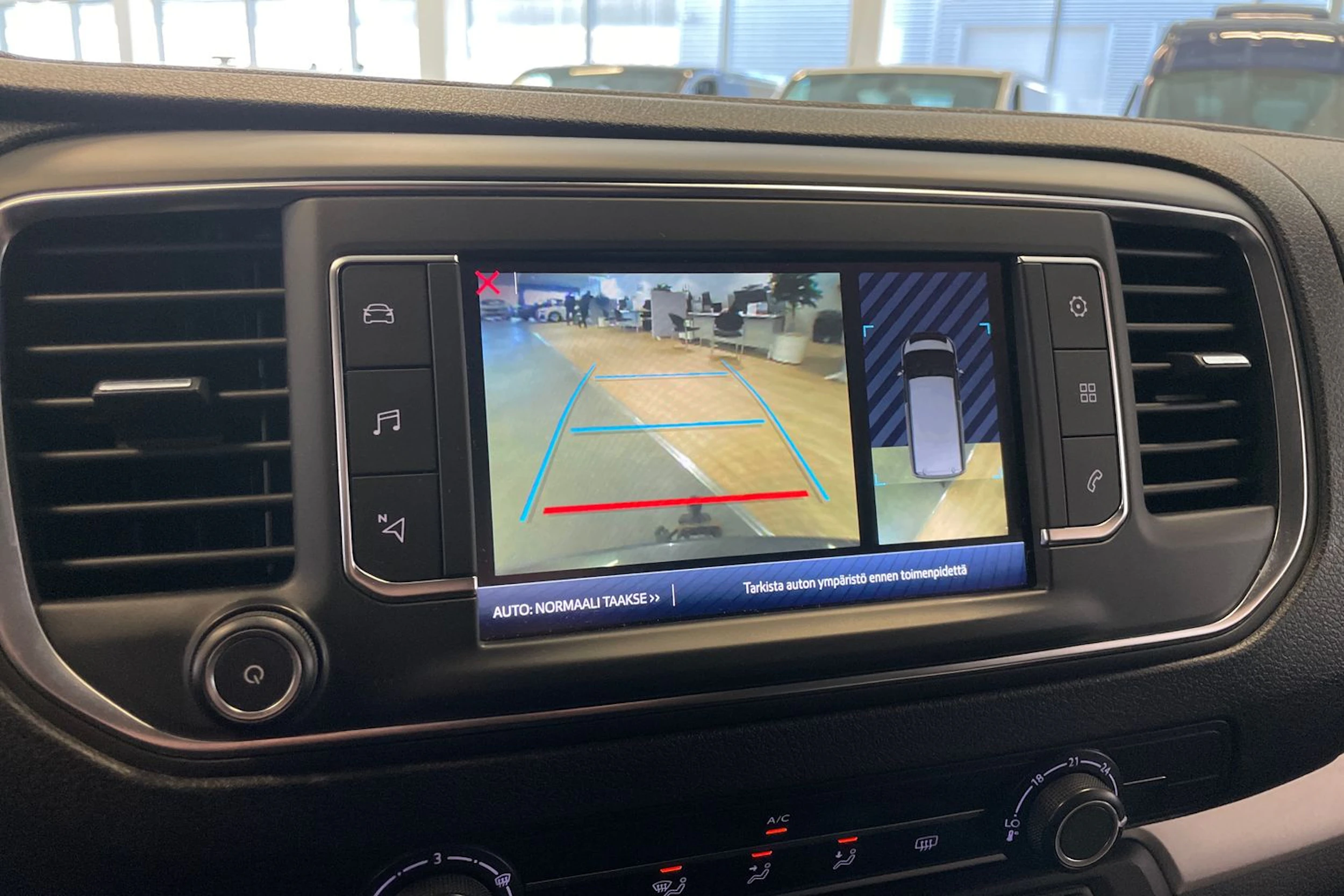 Harmaa Toyota Proace Verso 2016 kuva 16.