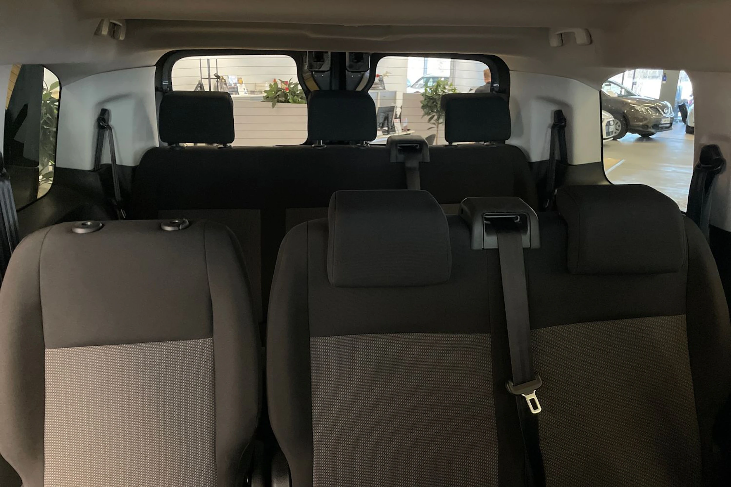 Harmaa Toyota Proace Verso 2016 kuva 20.