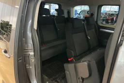 Harmaa Toyota Proace Verso 2016 kuva 21.