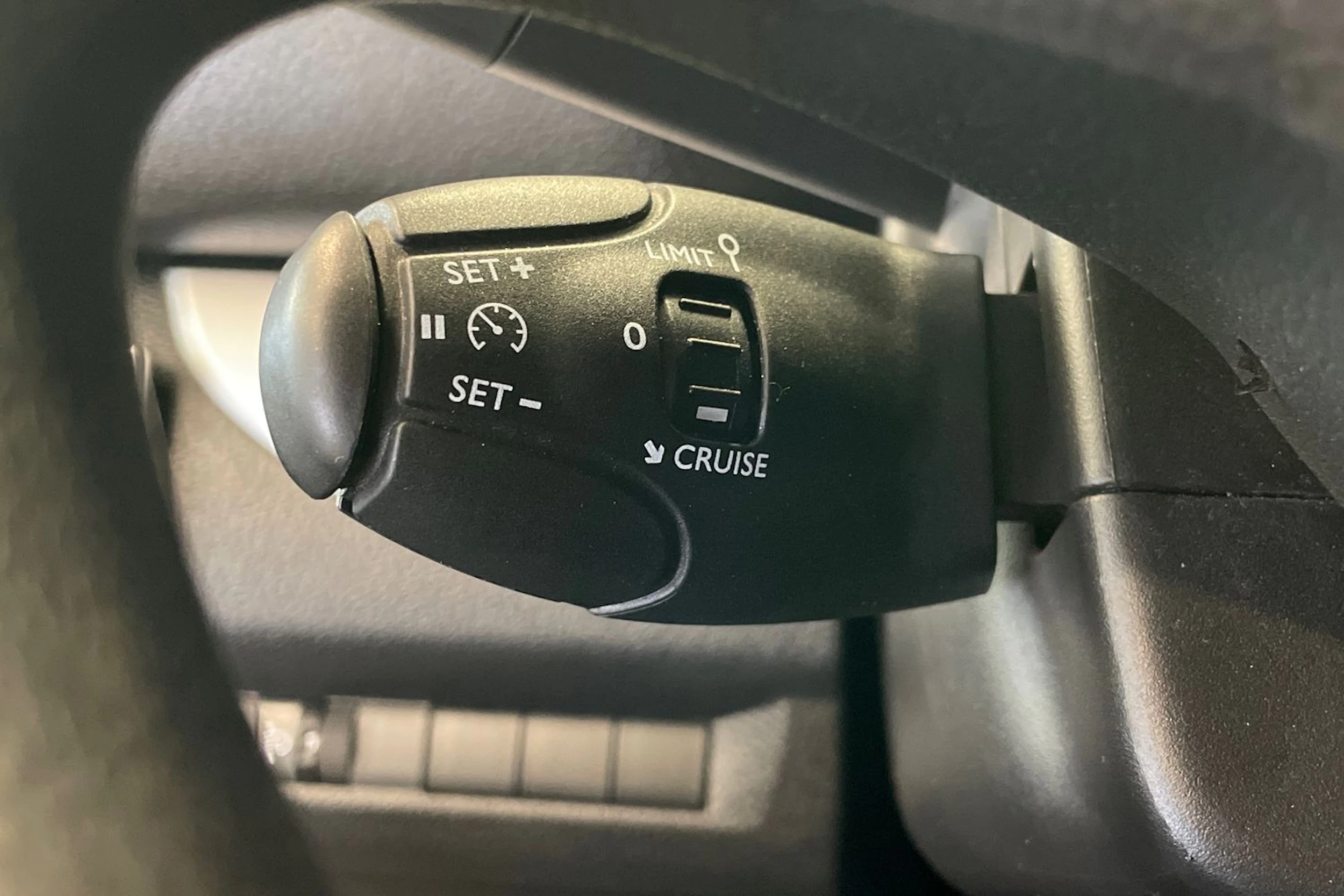 Harmaa Toyota Proace Verso 2016 kuva 22.