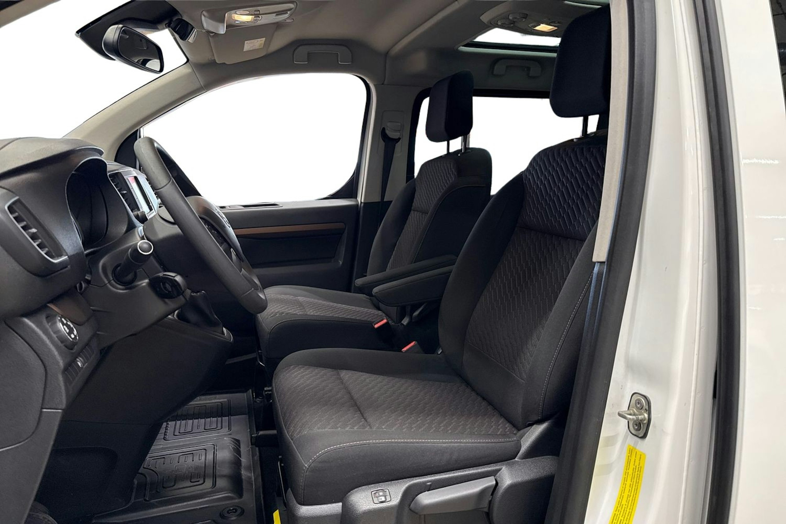 valkoinen Toyota Proace Verso 2018 kuva 7.