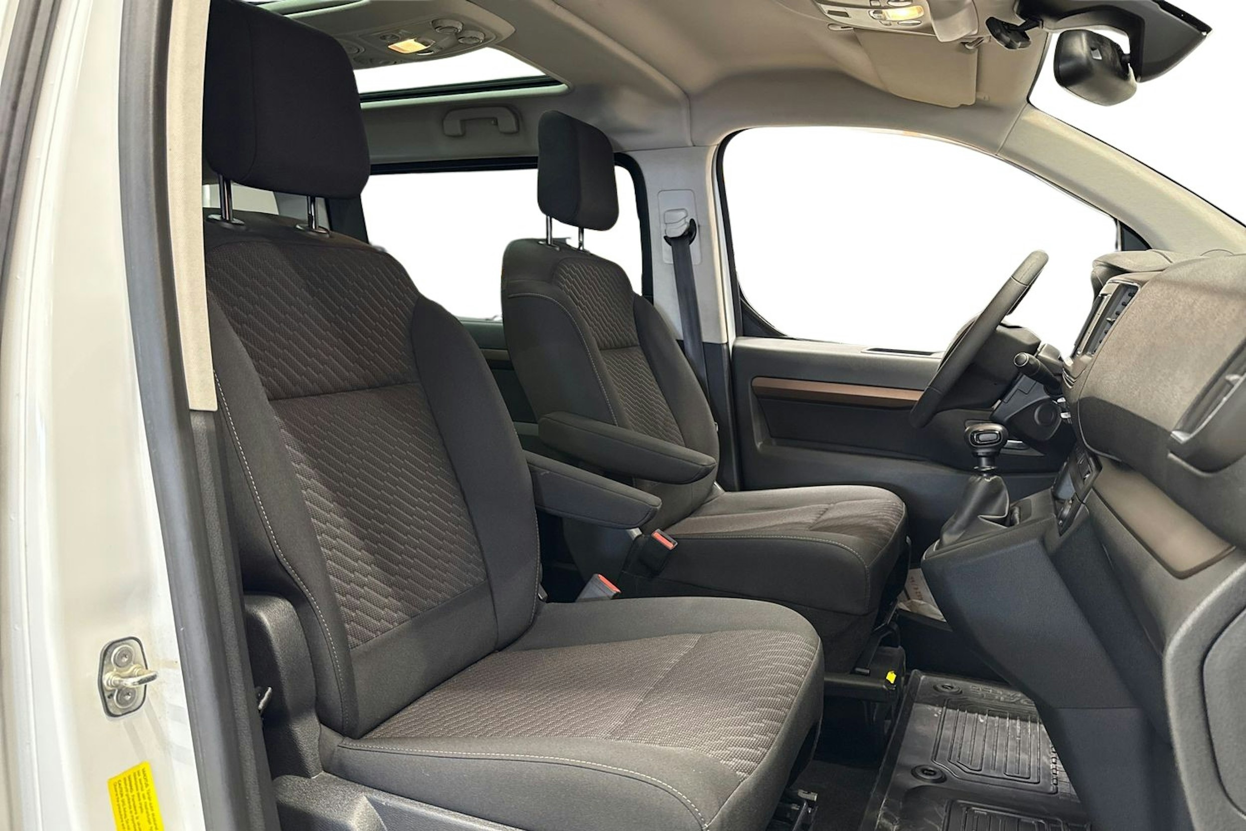 valkoinen Toyota Proace Verso 2018 kuva 10.