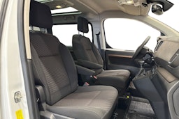 valkoinen Toyota Proace Verso 2018 kuva 10.