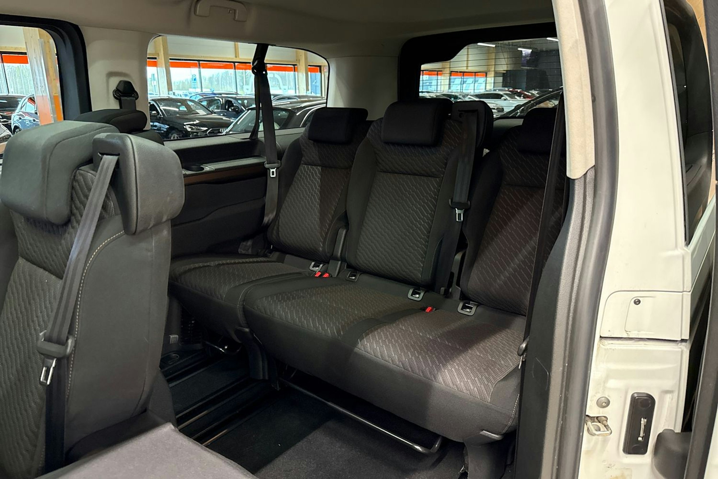valkoinen Toyota Proace Verso 2018 kuva 15.