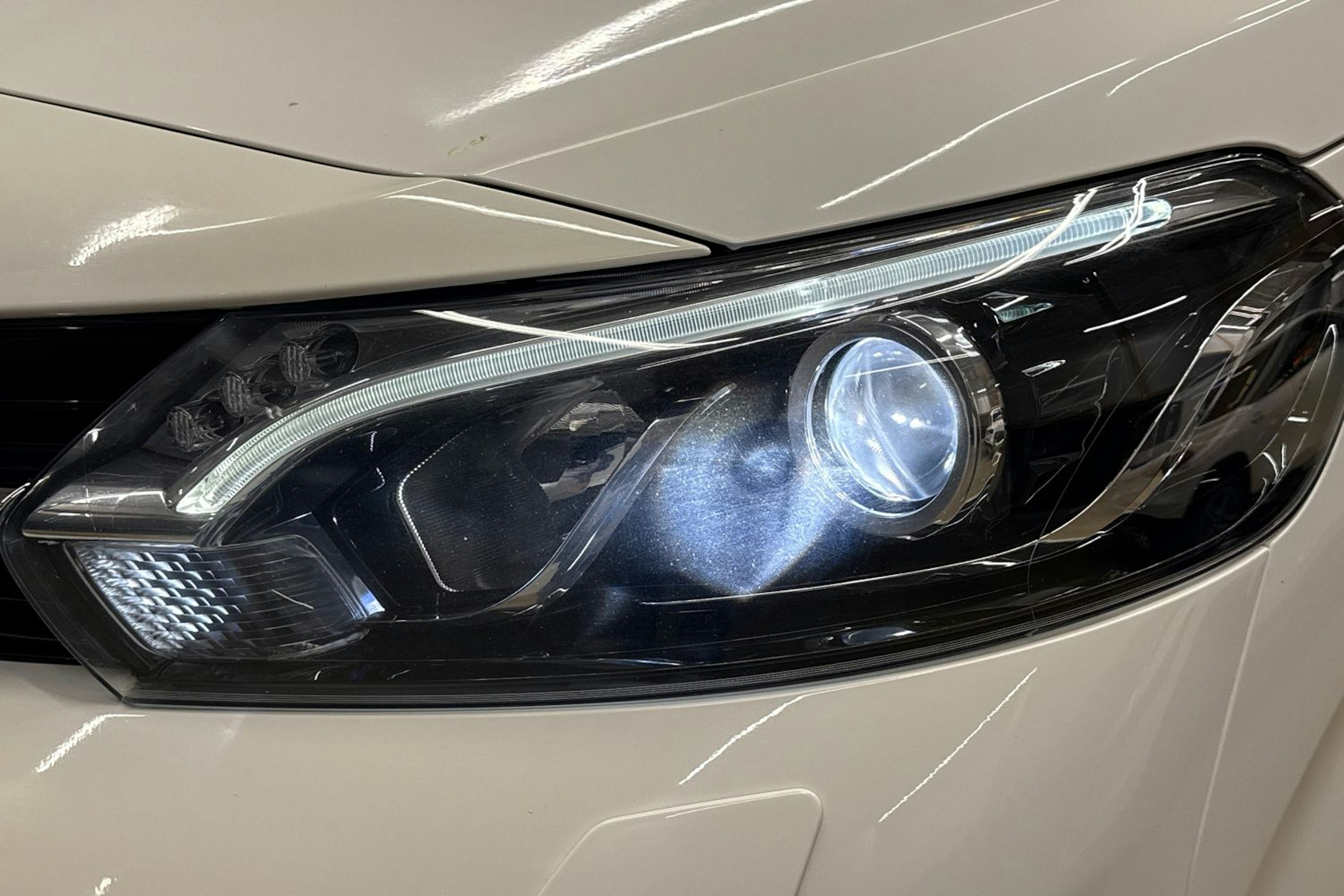 valkoinen Toyota Proace Verso 2018 kuva 32.