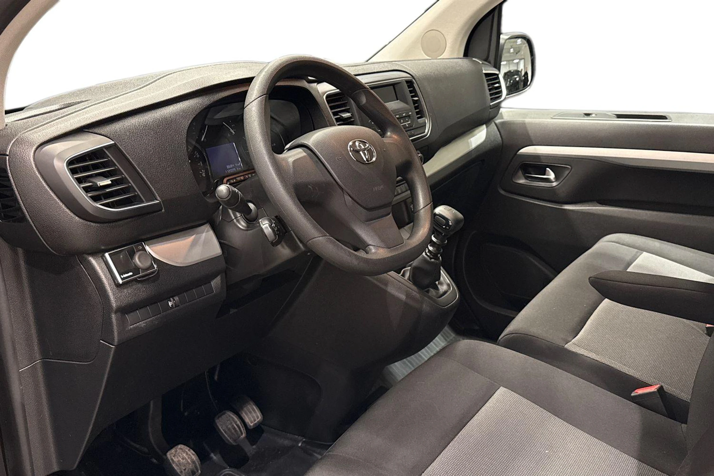 Ruskea (beige) Toyota Proace Verso 2018 kuva 8.