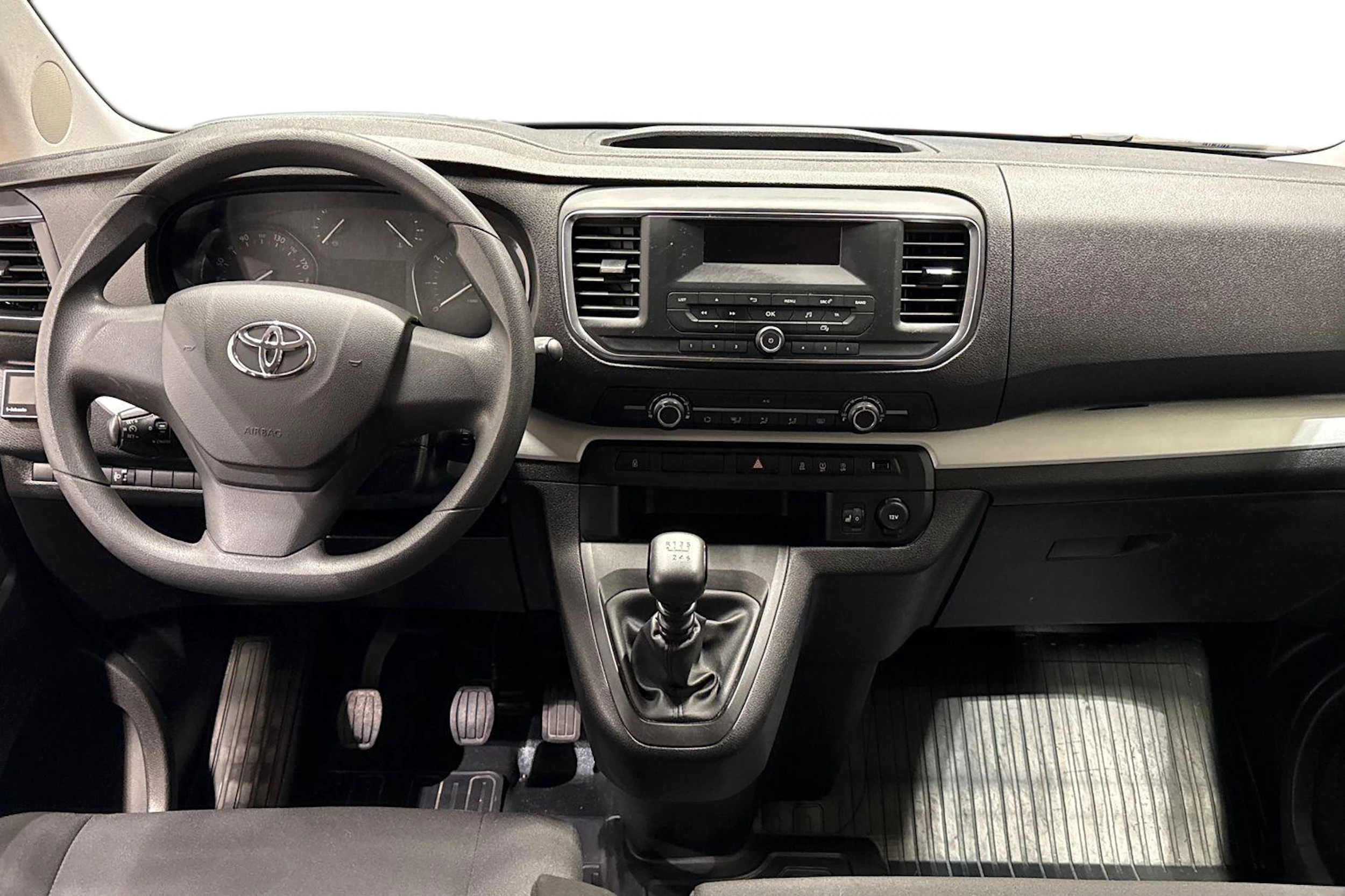 Ruskea (beige) Toyota Proace Verso 2018 kuva 9.