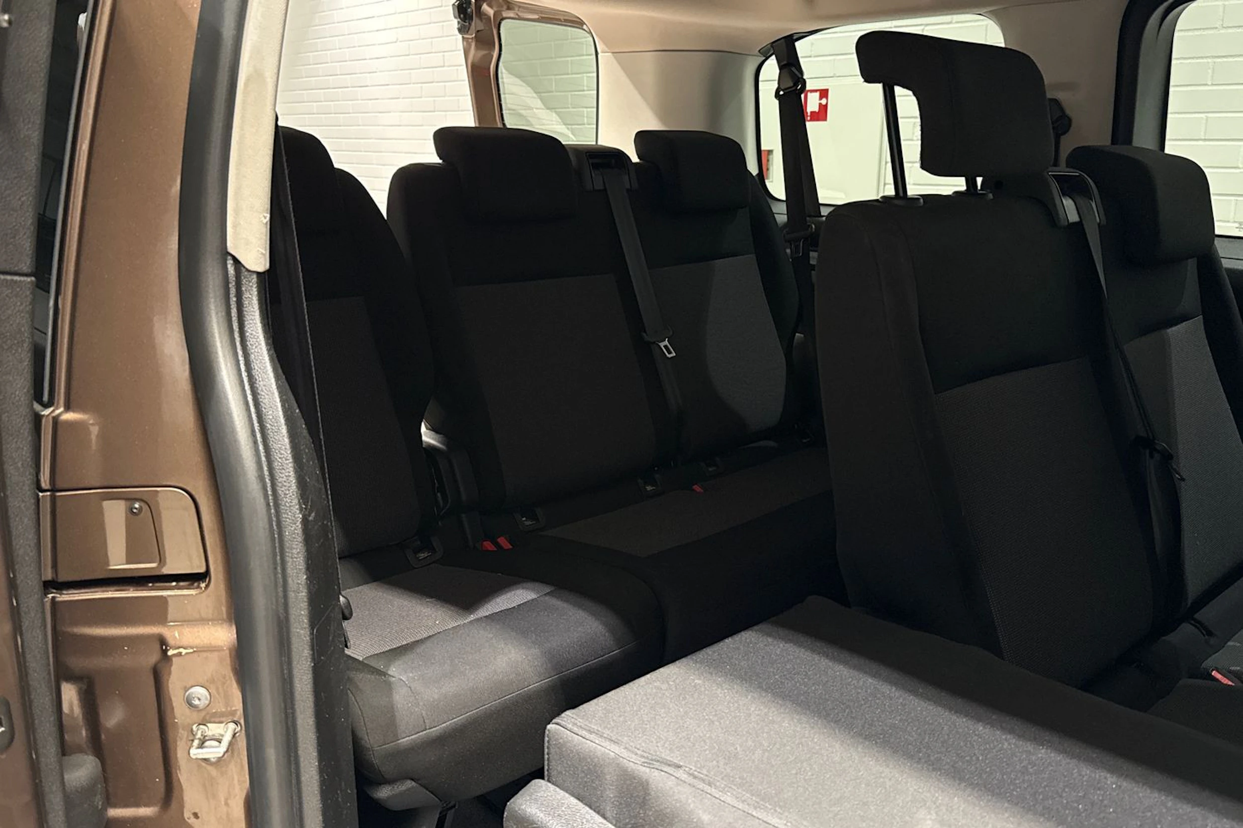 Ruskea (beige) Toyota Proace Verso 2018 kuva 13.