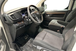 valkoinen Toyota Proace Verso 2018 kuva 3.